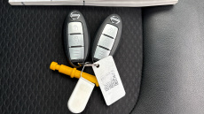 Nissan Qashqai 1.3 DiG-T Tekna 5dr Petrol Hatchback